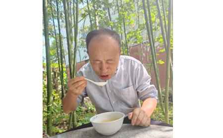 2025 健康飲食趨勢：天然食材成主流，隨州葛根粉走進(jìn)老年人餐桌