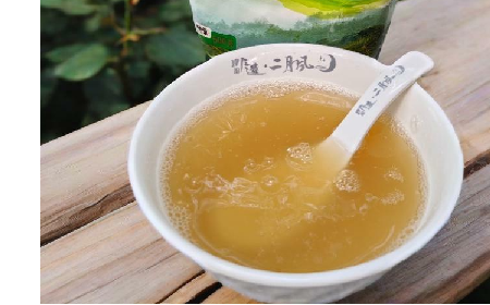 春日出游，保溫杯里面放什么最好，二月風有機野生葛根粉陪你潤養(yǎng)全程